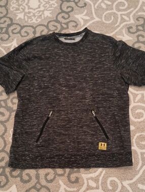 Under Armour Black Heather Short Sleeve Pullover with Zip Pockets